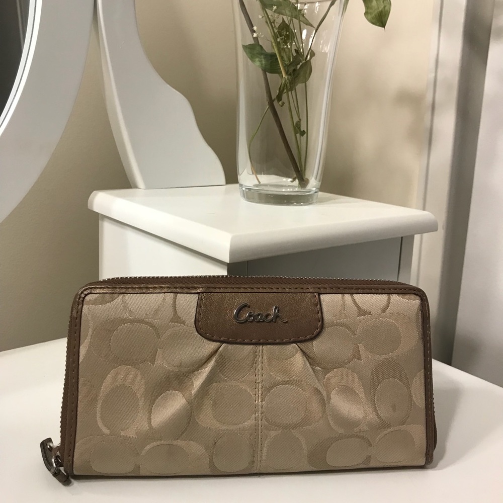 Coach wallet